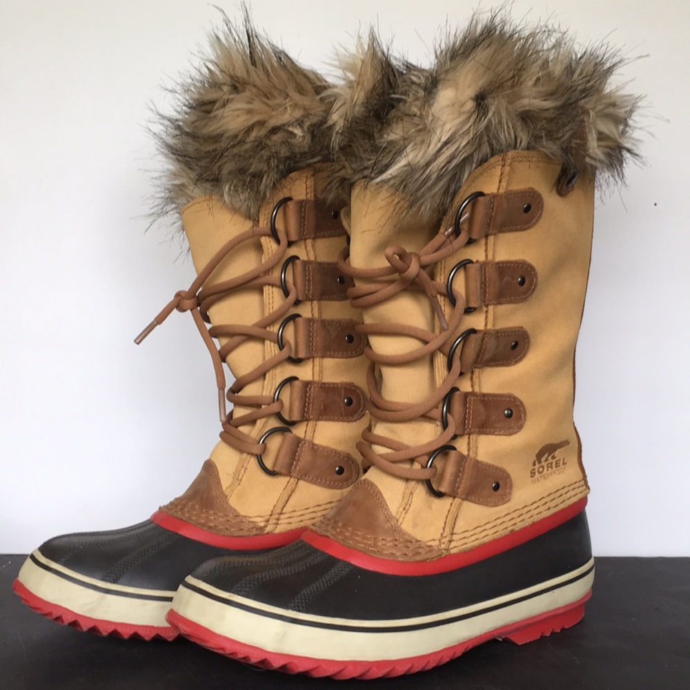 Sorel Joan of Artic boots in light tan